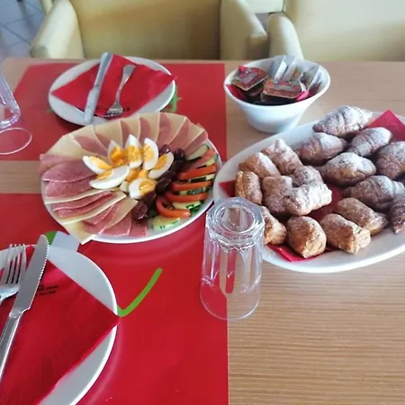 Nefeli Apartahotel 3*