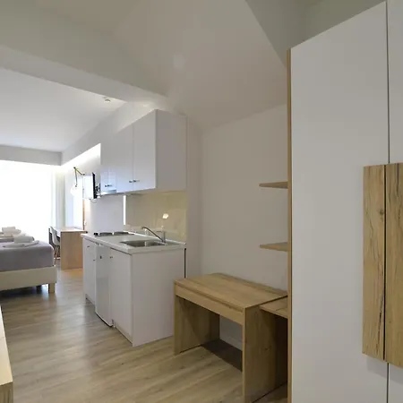 Nefeli Apartahotel 3*