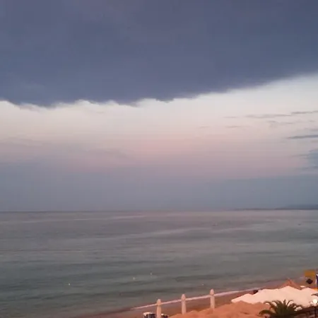 Apartahotel Nefeli 3*