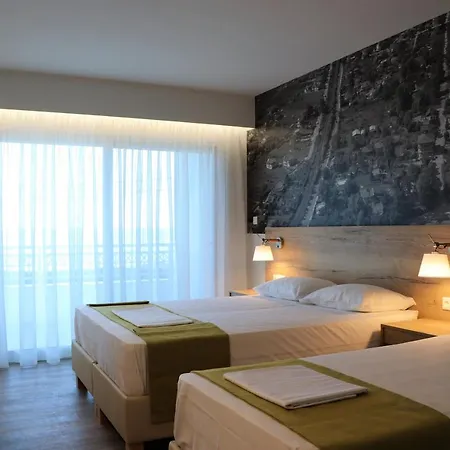 Apartahotel Nefeli 3*