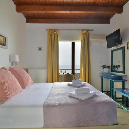 Nefeli 3* ليبتوكاريا