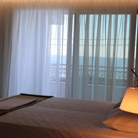 Aparthotel Nefeli *